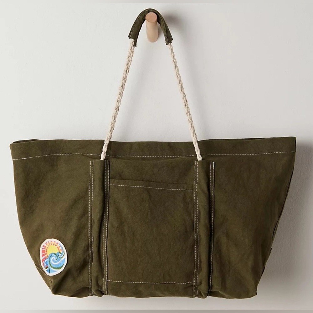NWT free people been there badge tote - Picture 3 of 4
